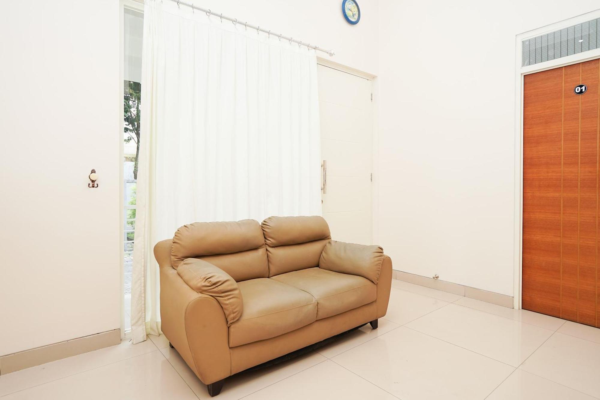 Oyo 782 Menjangan Residence At Citraland 1 Σουραμπάγια Εξωτερικό φωτογραφία
