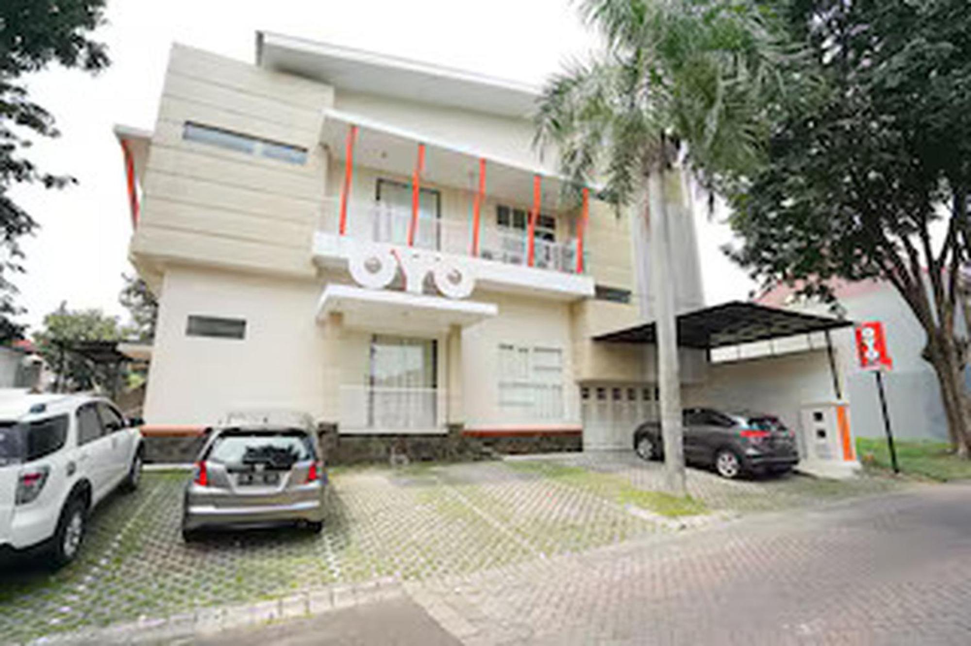 Oyo 782 Menjangan Residence At Citraland 1 Σουραμπάγια Εξωτερικό φωτογραφία